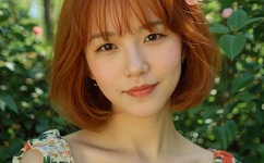 连乳贴都不带的车模